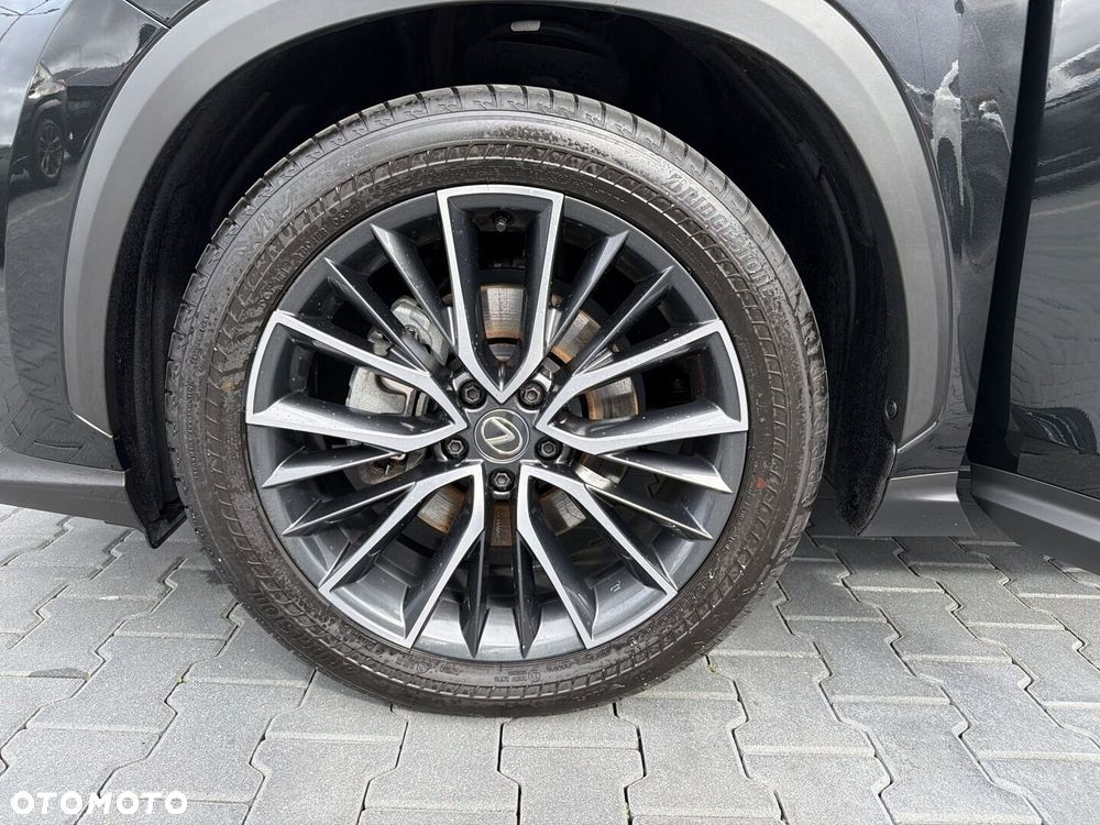 Lexus NX 350h Omotenashi AWD - 19