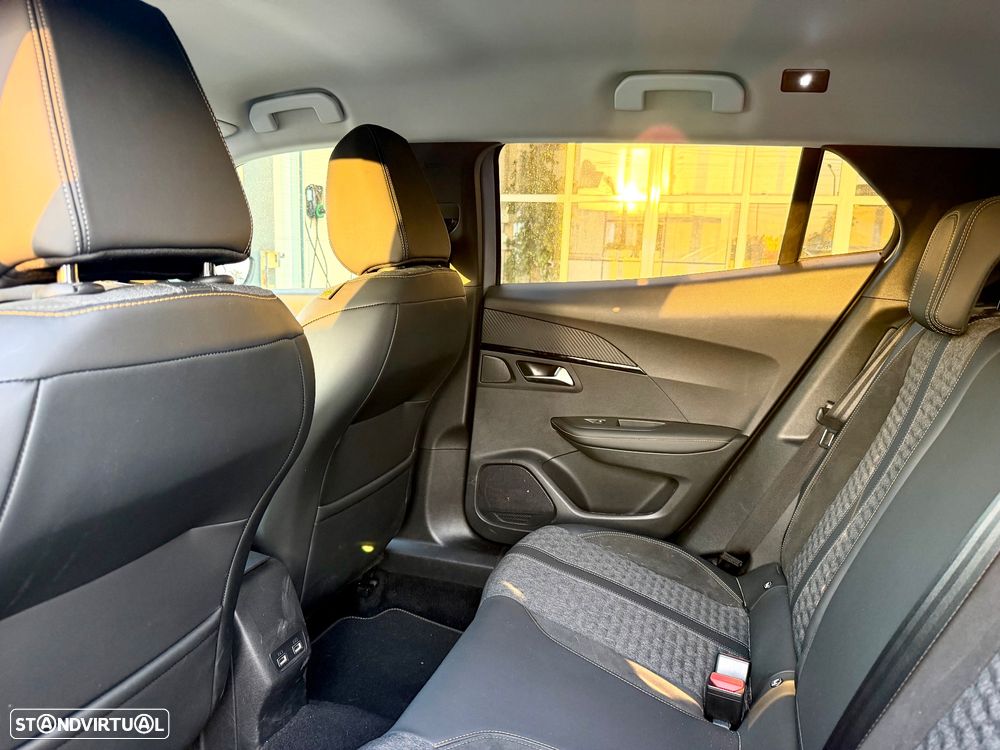 Peugeot e-2008 50 kWh Allure Pack - 16