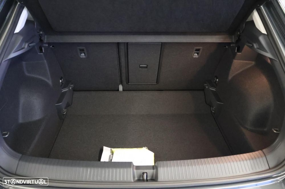 VW T-Roc 1.5 TSI Urban DSG - 15