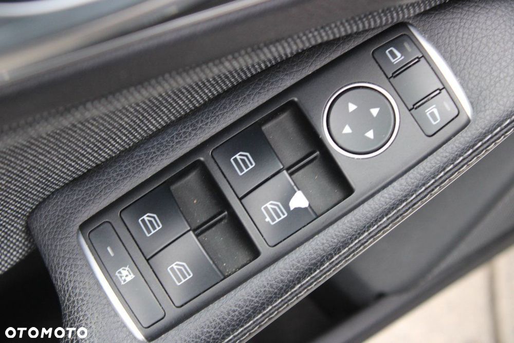 Mercedes-Benz GLA - 20