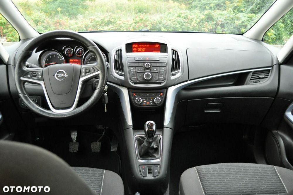 Opel Zafira Tourer 1.4 Turbo drive - 22