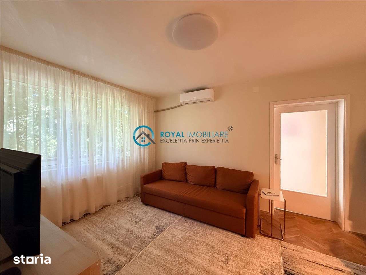Royal Imobiliare - Inchiriere apartament 3 camere zona Democratiei — fotografia 1