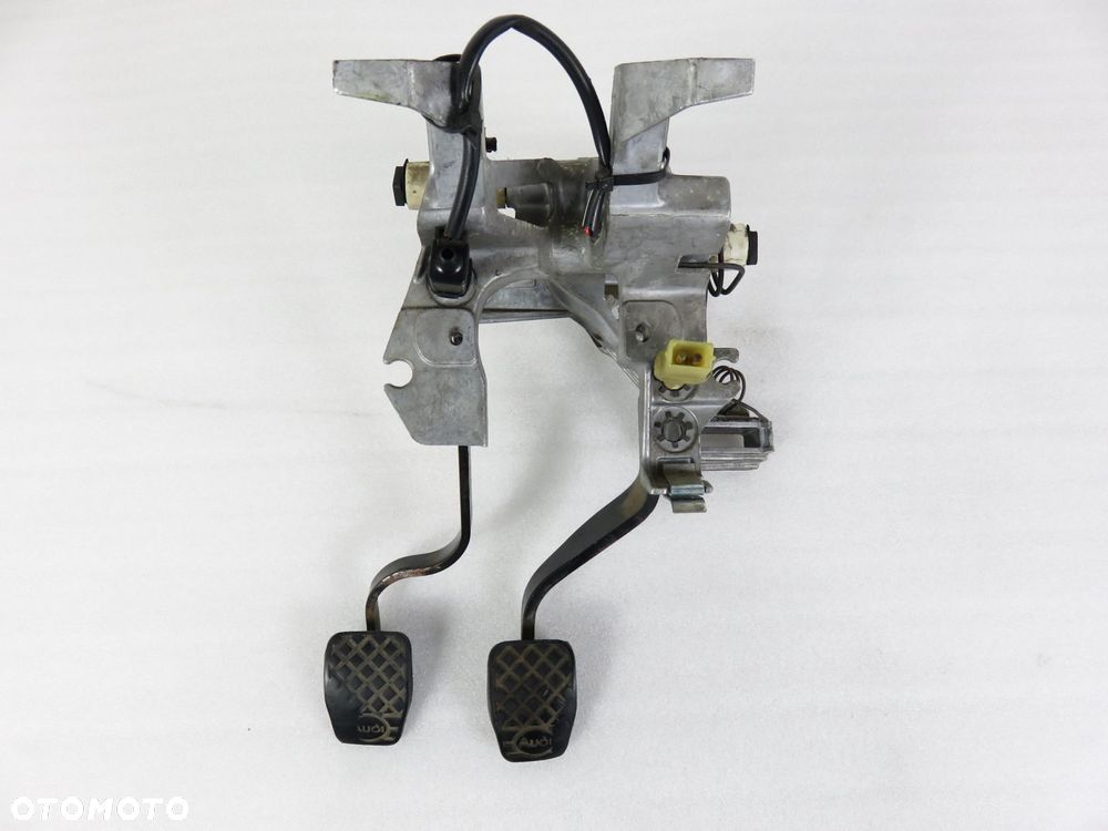 PEDAŁY HAMULCA SPRZĘGŁA AUDI 80 B4 8A0721115D 811907343B - 1