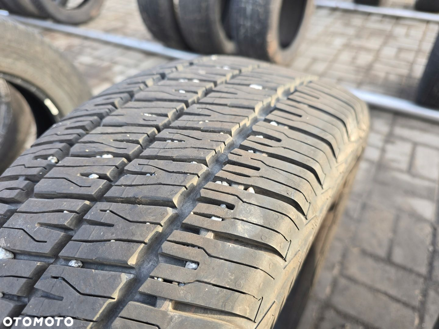 BARUM VANIS ALL SEASON 215/65R15C 104/102T 8,5mm 22R 1X - 2