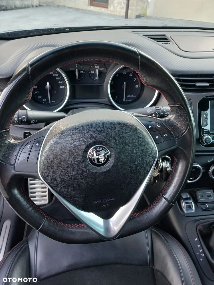 Alfa Romeo Giulietta 1750 TBi Veloce TCT - 11