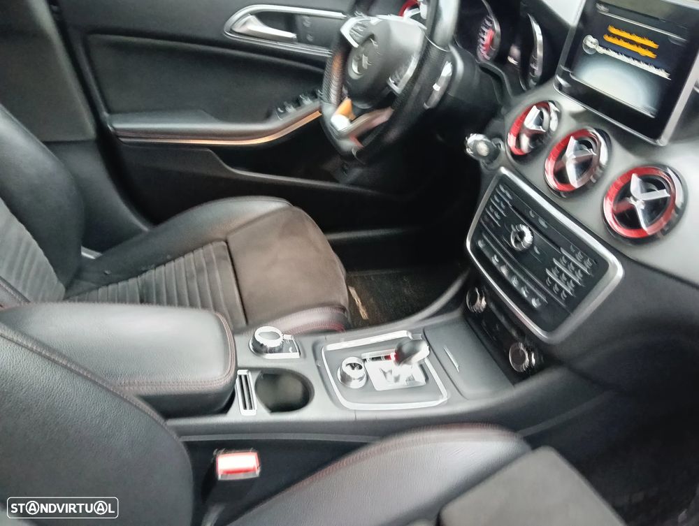 Mercedes-Benz CLA 45 AMG 4Matic Speedshift DCT 7G Night Edition - 12