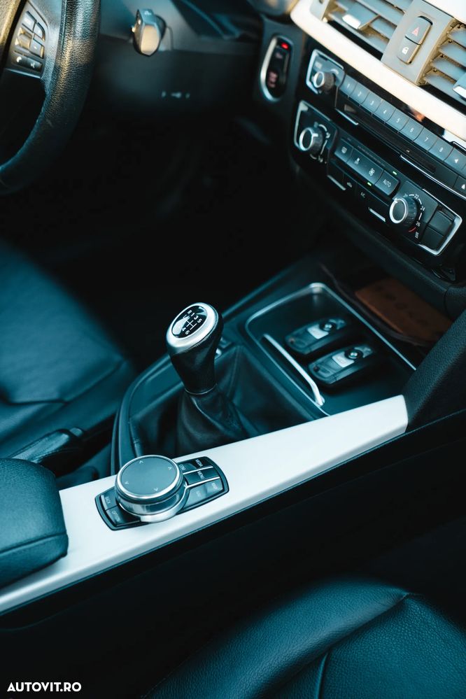 BMW Seria 3 318d - 15