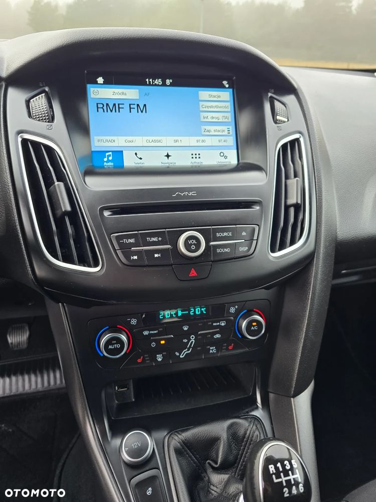 Ford Focus 1.0 EcoBoost Titanium - 25