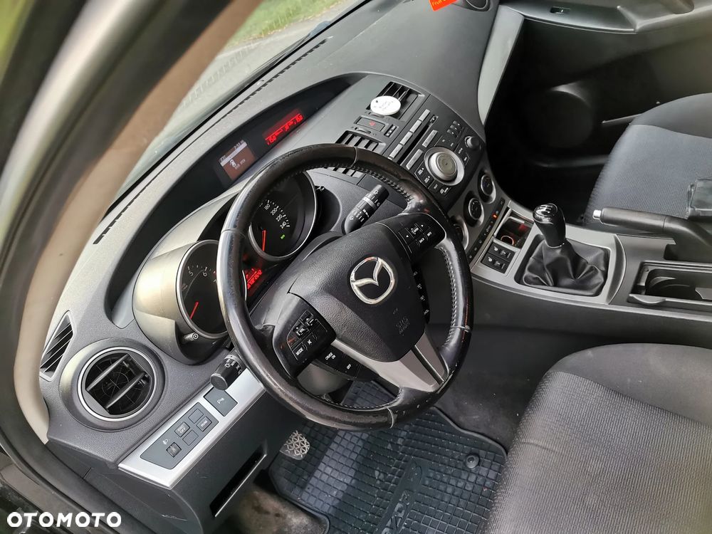 Mazda 3 1.6 Active + - 13