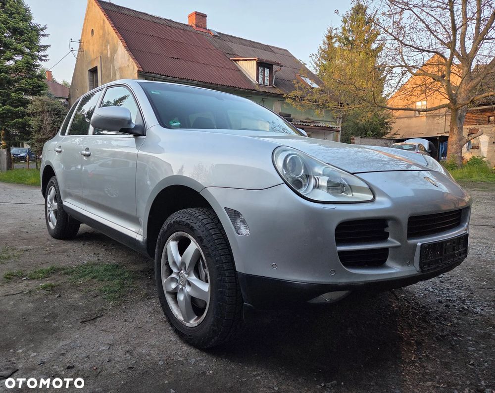 Porsche Cayenne - 1
