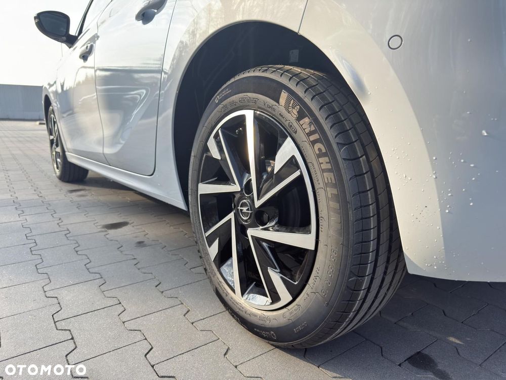 Opel Corsa 1.2 T Edition S&S - 9