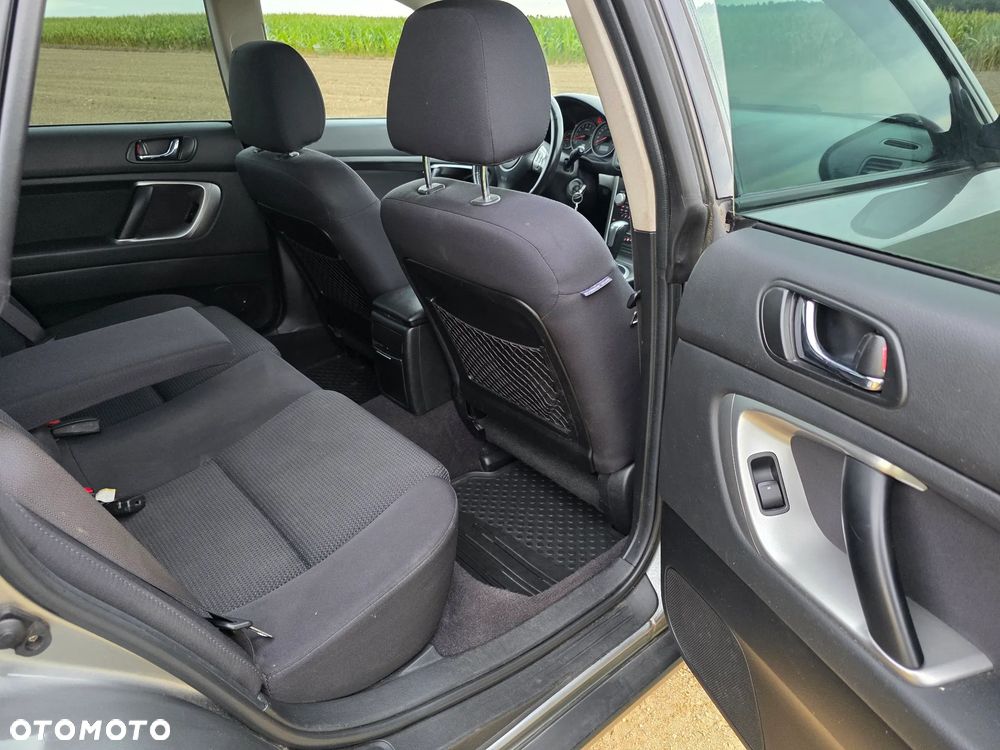 Subaru Outback - 16
