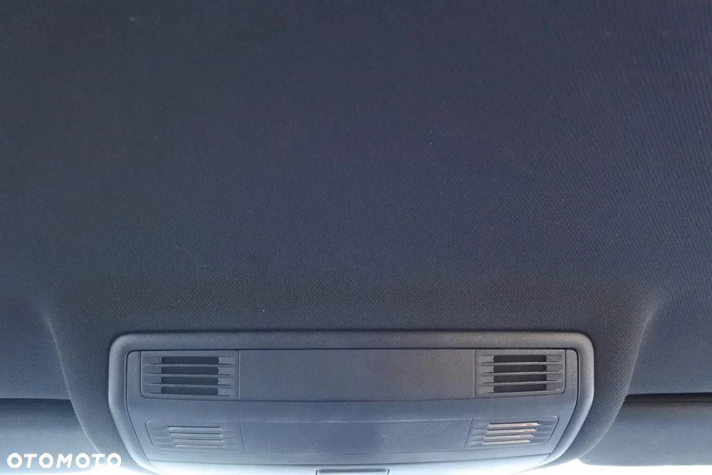 Volkswagen Golf - 24