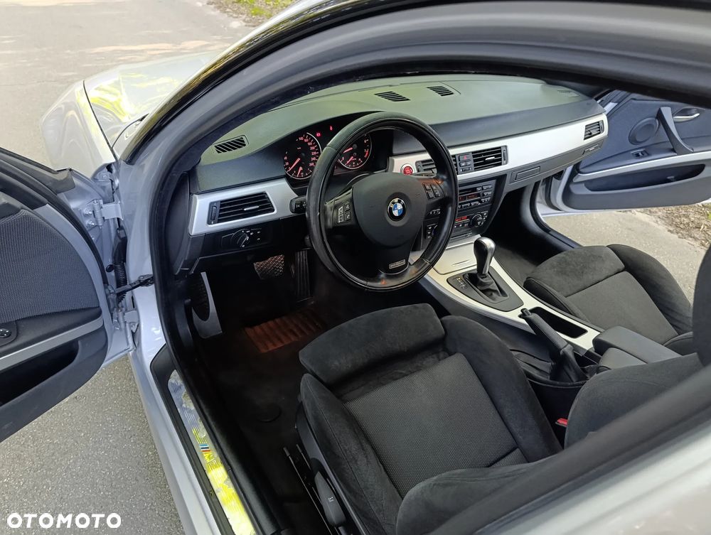 BMW Seria 3 330i - 7