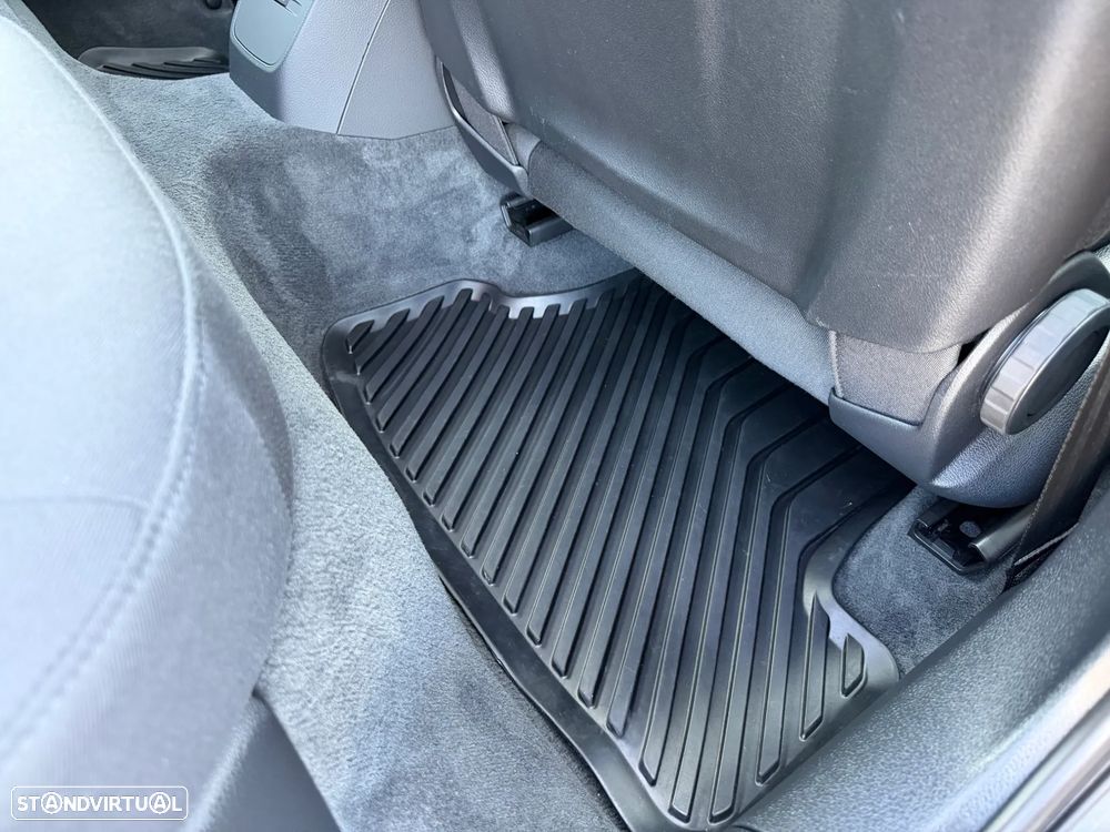 Audi A3 Sportback 1.6 TDI Advance Ultra — fotografia 41