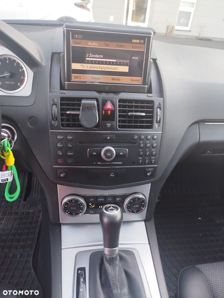 Mercedes-Benz Klasa C 180 Kompressor Automatik BlueEFFICIENCY Avantgarde - 18