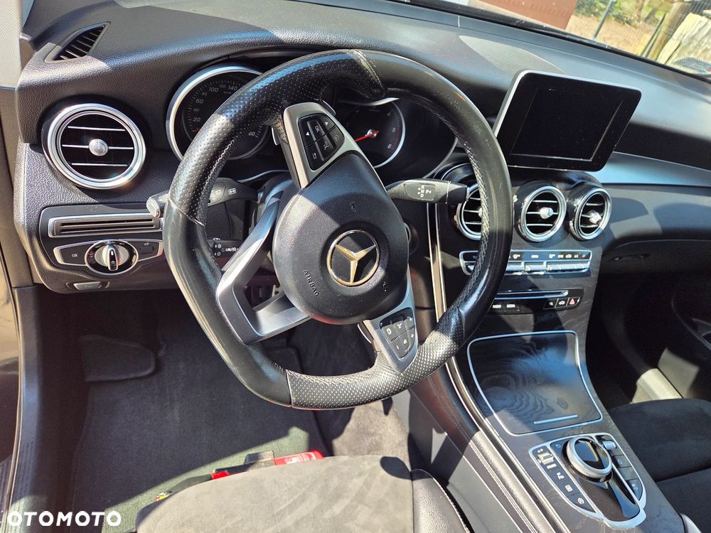 Mercedes-Benz GLC - 9
