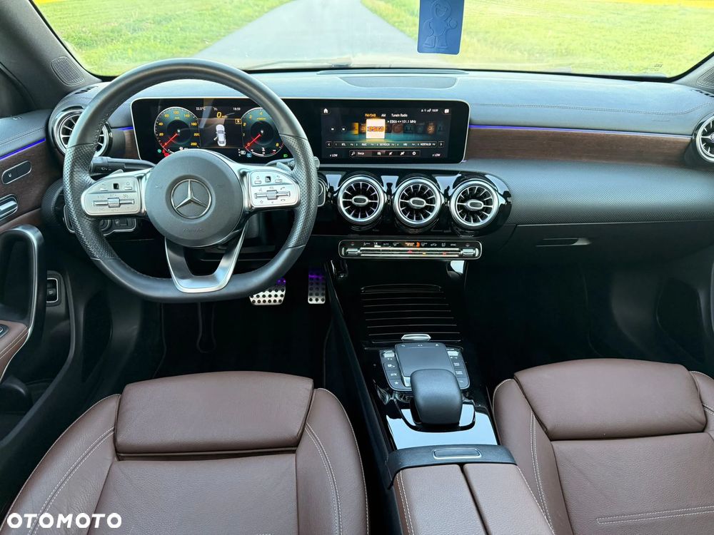 Mercedes-Benz CLA 200 7G-DCT AMG Line - 14