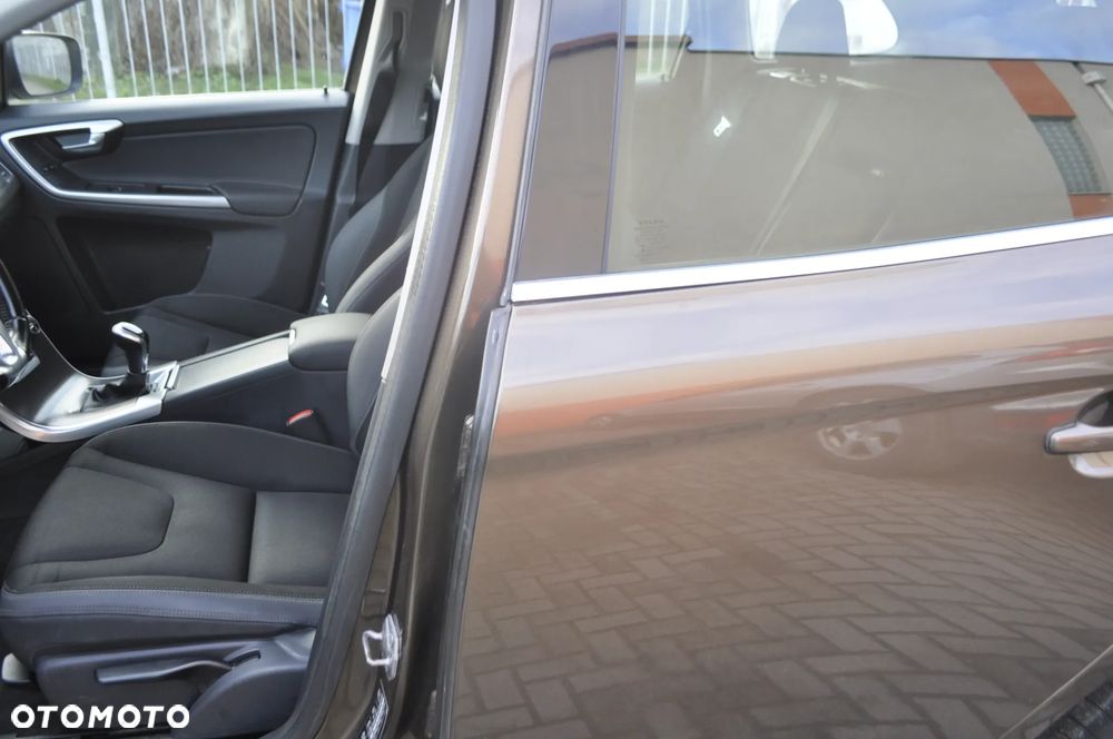 Volvo XC 60 D4 Drive-E R-Design Momentum - 13