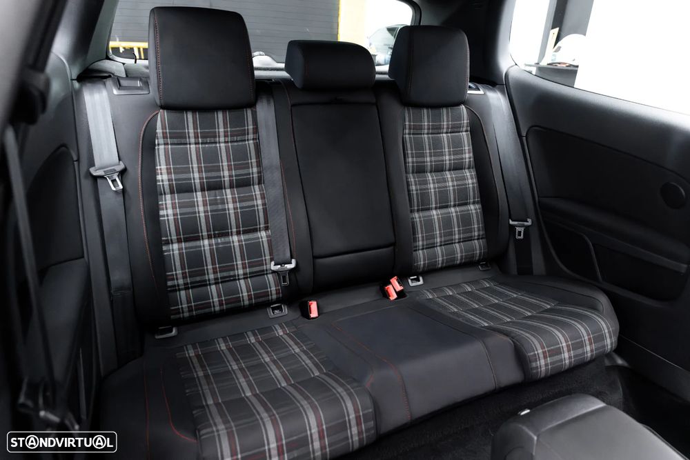 VW Golf 2.0 GTI DSG - 17