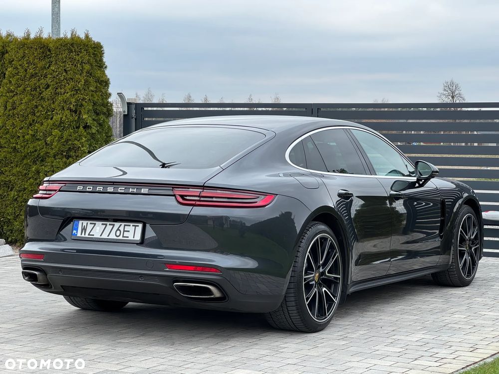 Porsche Panamera 4 - 30