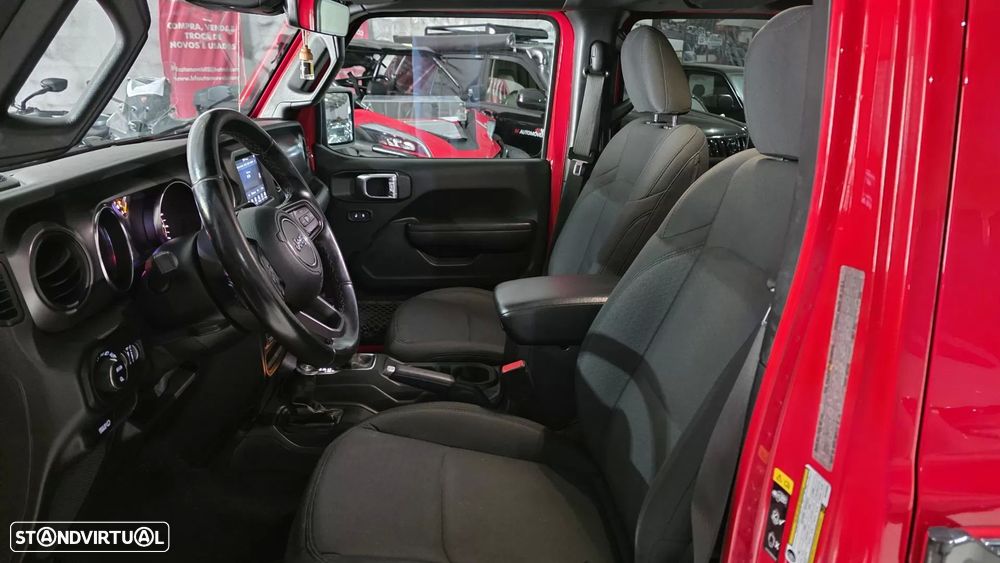 Jeep Gladiator 3.0 CRD Sport AT8 - 32