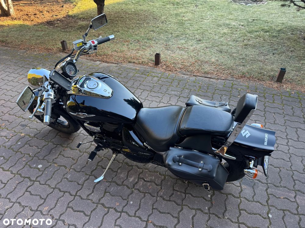 Suzuki Intruder - 5