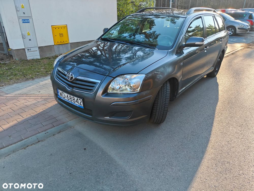 Toyota Avensis 2.0 D-4D Luna - 4