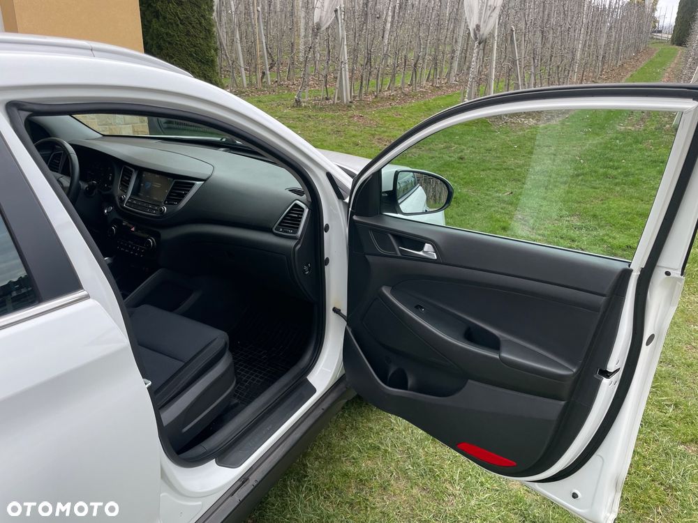 Hyundai Tucson blue 1.7 CRDi 2WD DCT Passion - 32