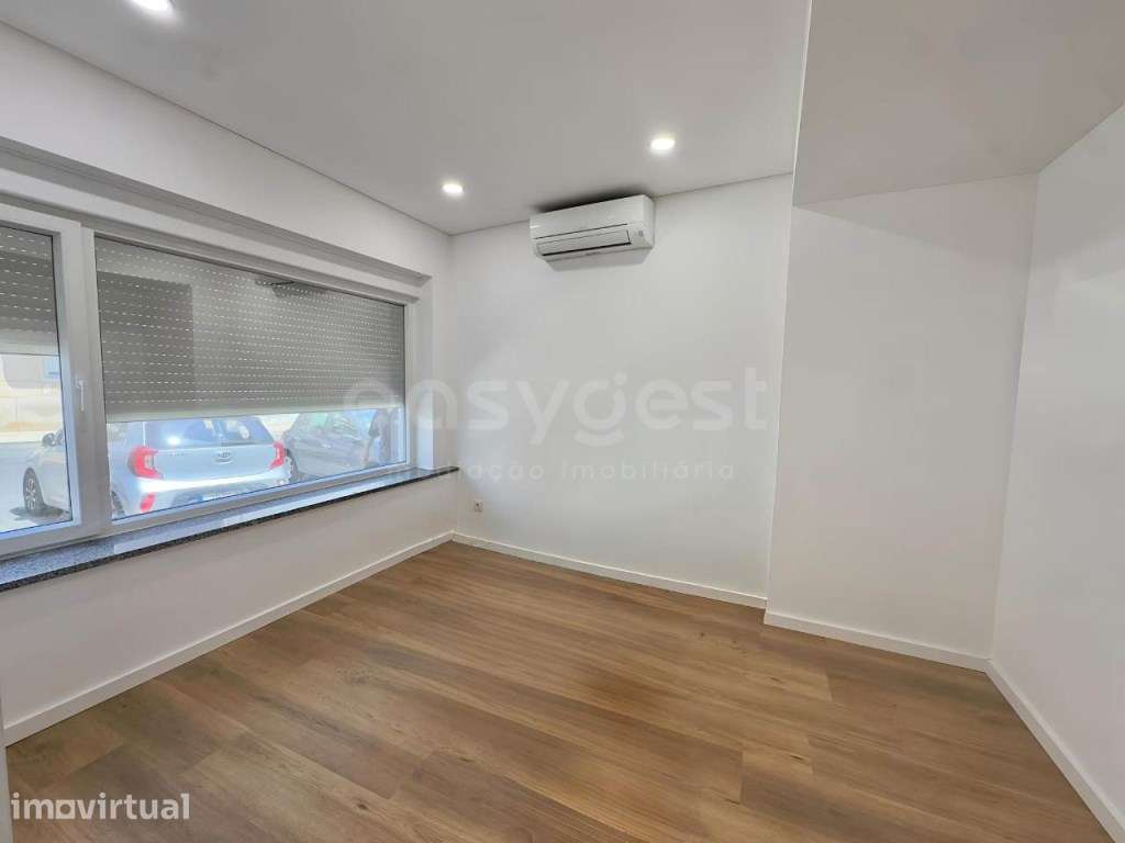 Espetacular Transformação de Loja em Apartamento T2+1 com Espaço Ex... - Grande imagem: 3/24
