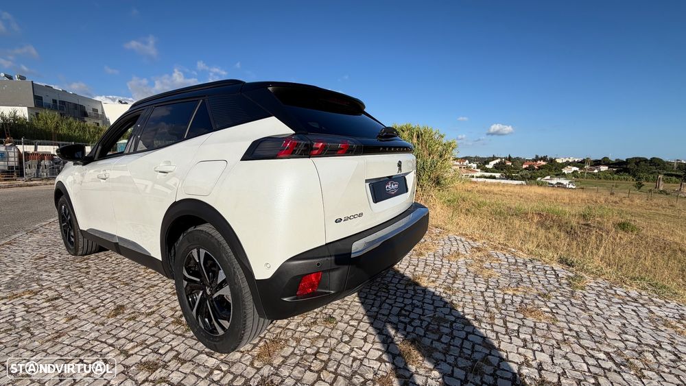 Peugeot e-2008 GT - 12