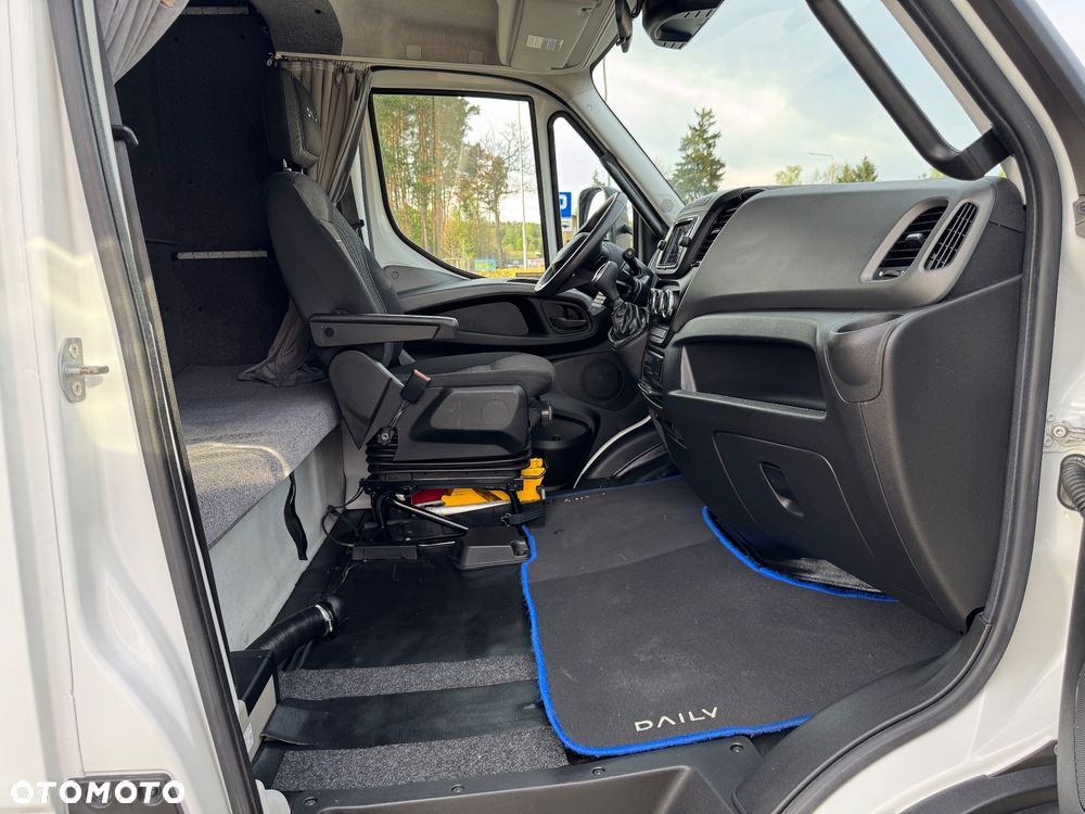 Iveco Daily 2023r Hi-Matic‼️72C18‼️Winda Dhollandia 1000KG // Plandeka 15 Palet 2x Firanka + dach zsuwany + regulacja wysokości ‼️Spanie z tyłu WEJKAMA Wysokość rampowa Full LED Tempomat Salon Polska DMC7200KG Faktura Vat 23% TwinCab - 21