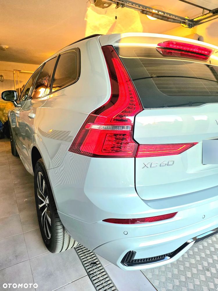 Volvo XC 60 B4 D AWD Plus Dark - 8