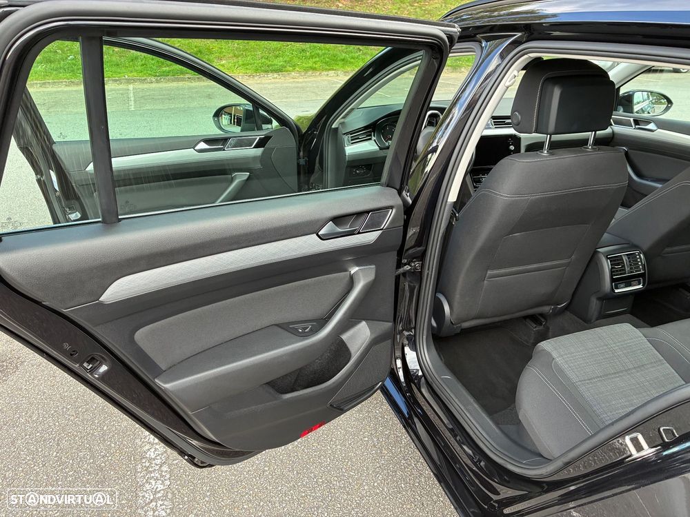 VW Passat Variant 2.0 TDI Business DSG - 13