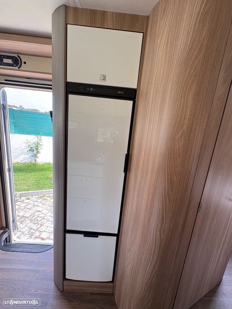 Burstner Aviano Aviano 727 cama central - 20