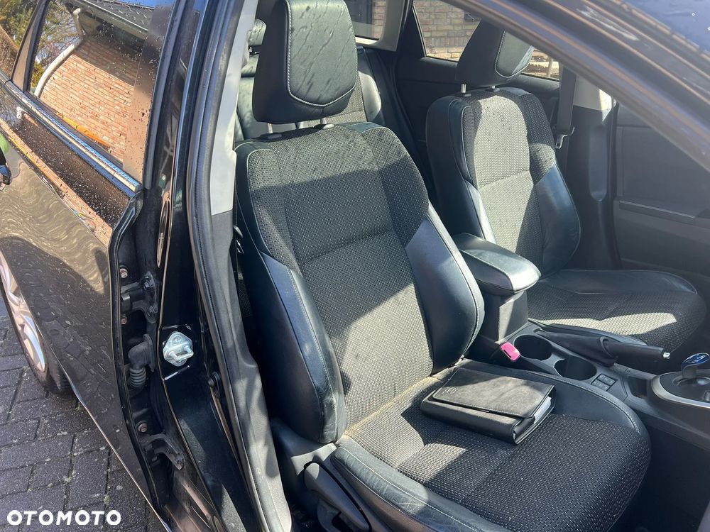 Toyota Auris 1.8 VVT-i Automatik Executive - 2