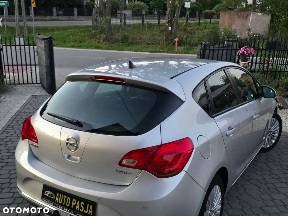 Opel Astra 1.4 Turbo Cosmo - 13