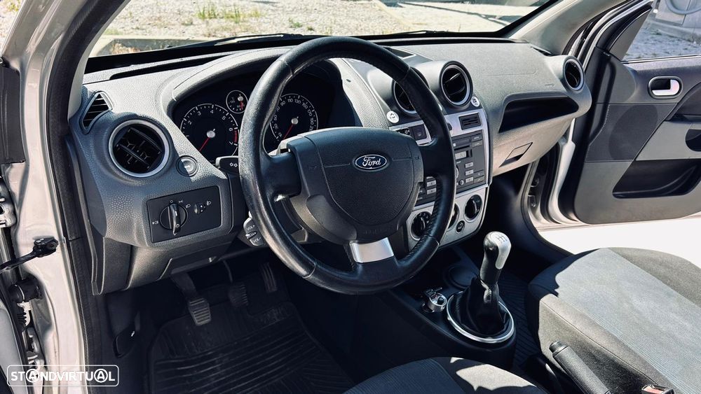 Ford Fiesta 1.25 Zetec - 7