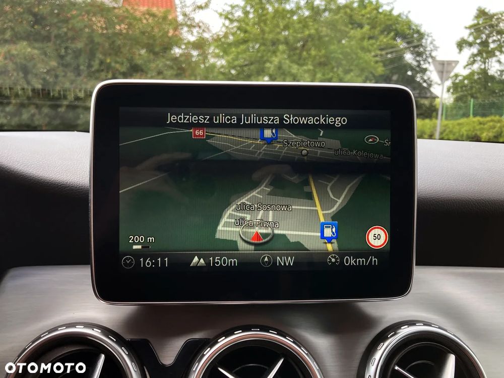 Mercedes-Benz GLA 250 7G-DCT AMG Line - 26