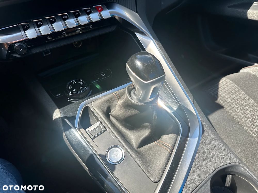 Peugeot 3008 2.0 BlueHDi Active S&S - 14