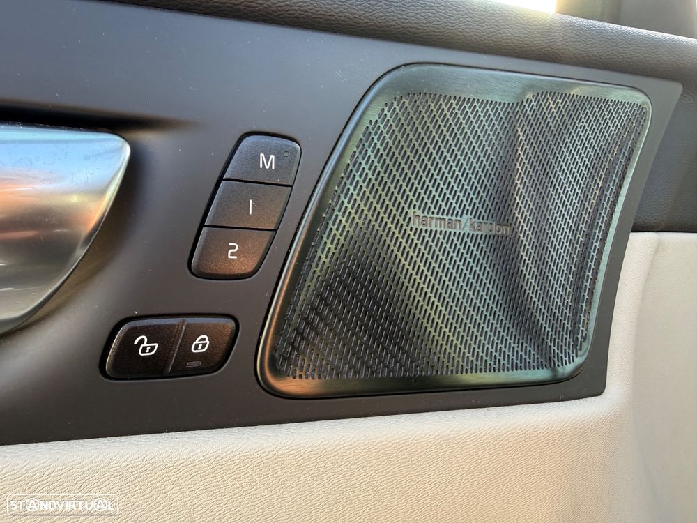 Volvo XC 60 2.0 T6 PHEV Inscription AWD - 11