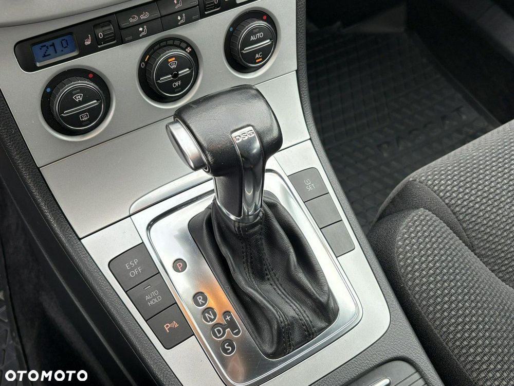 Volkswagen Passat - 28
