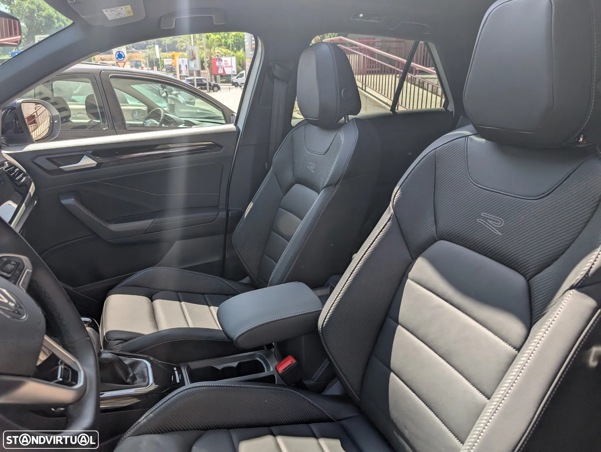 VW T-Roc 1.5 TSI R-Line DSG - 15