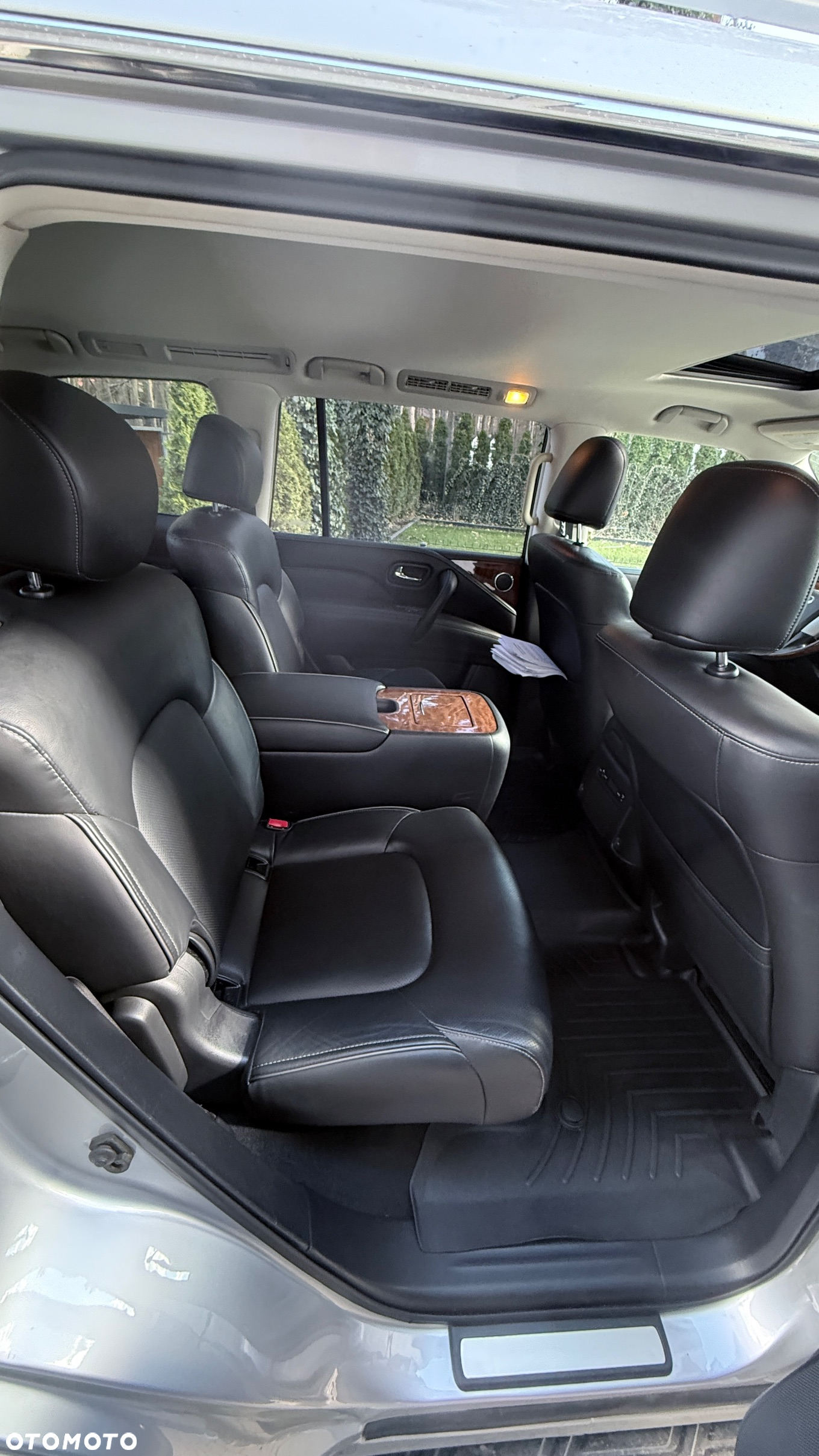 Infiniti QX80 - 23