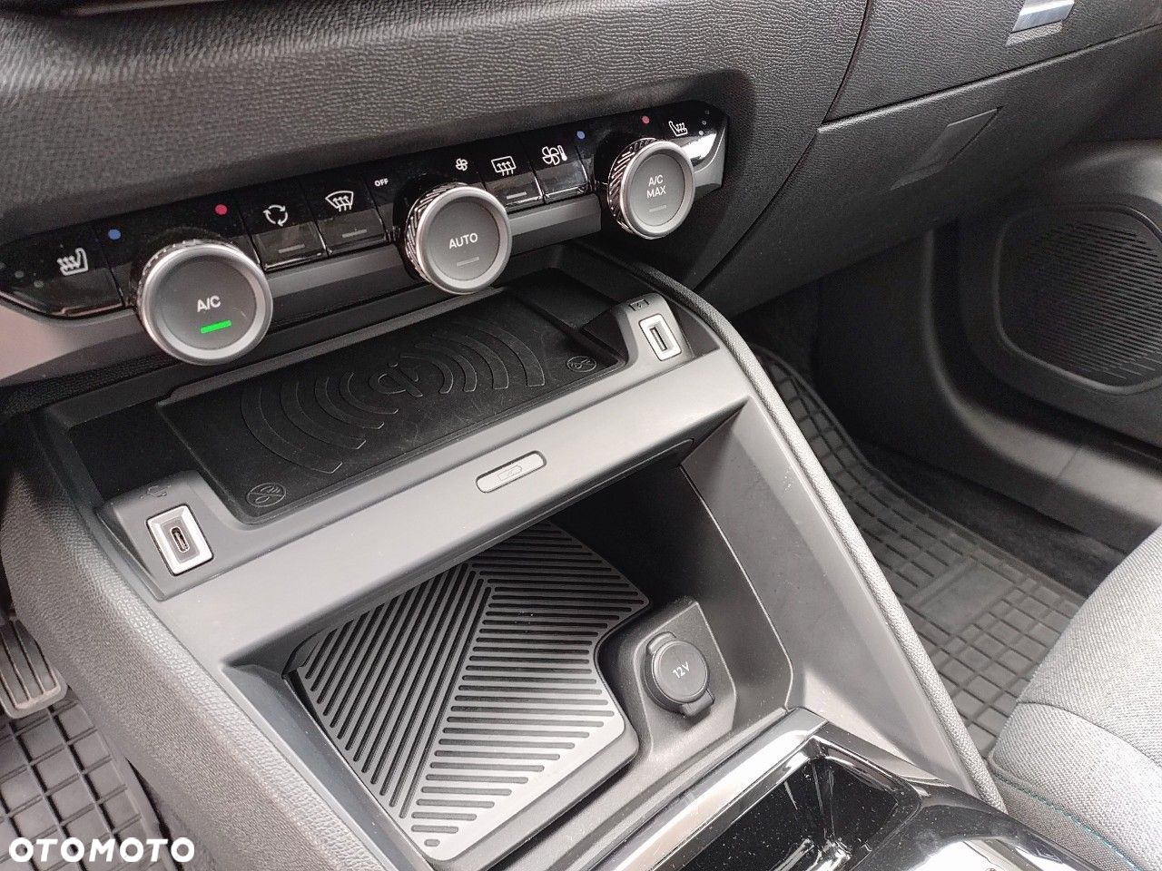 Citroën C4 1.2 PureTech Max S&S EAT8 - 16
