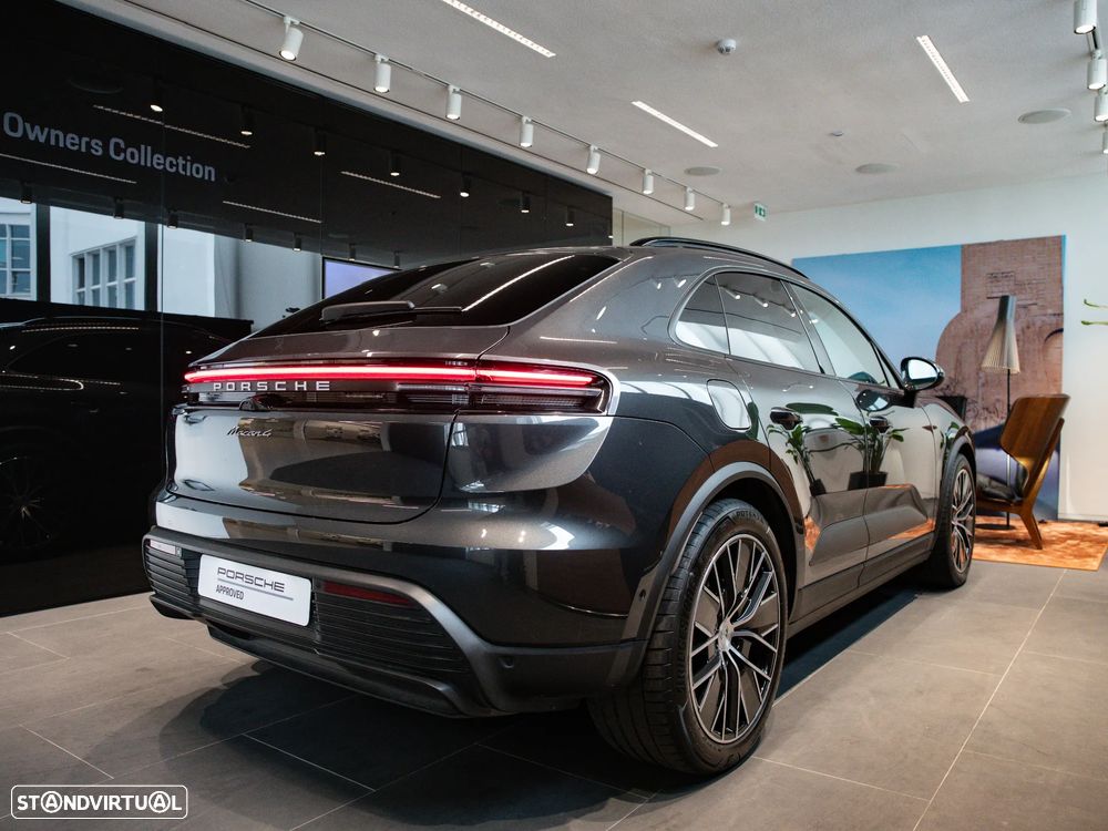 Porsche Macan Electric 4 - 12