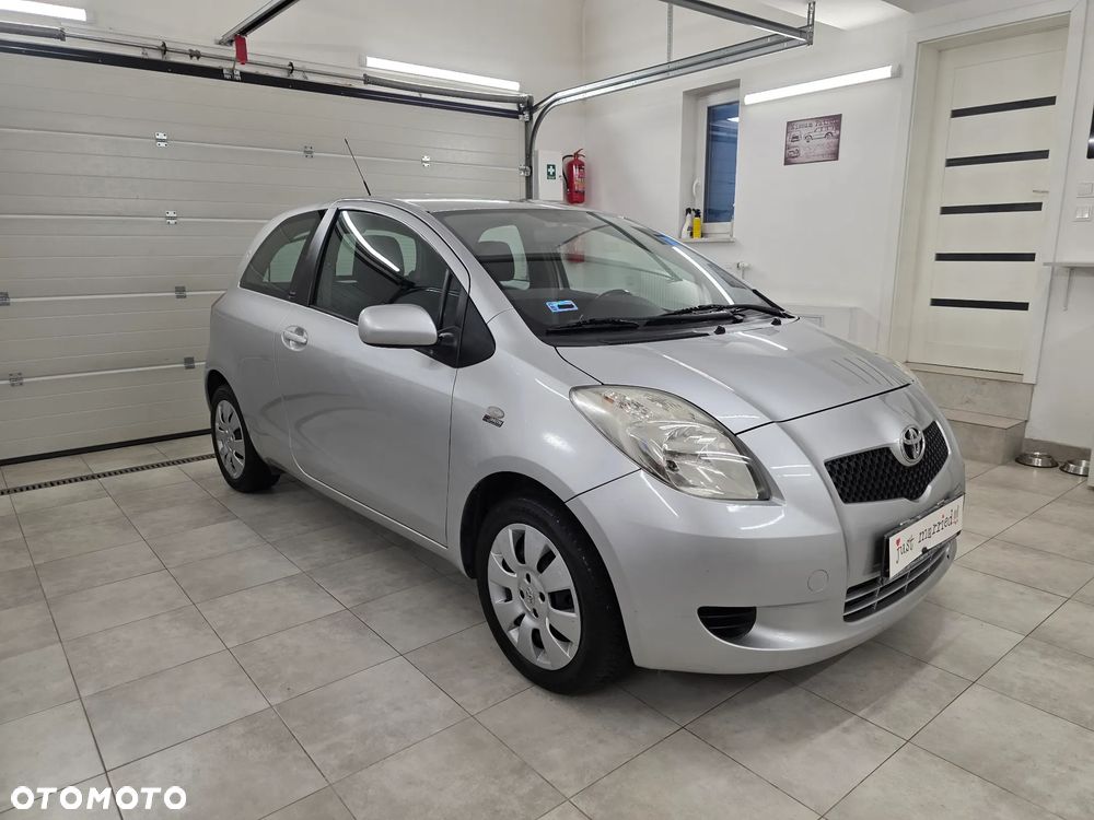 Toyota Yaris - 1