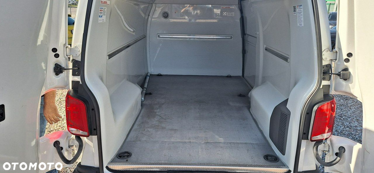 Volkswagen Transporter - 15