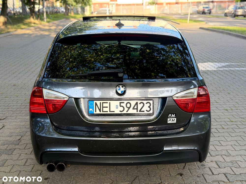 BMW Seria 3 330i - 30