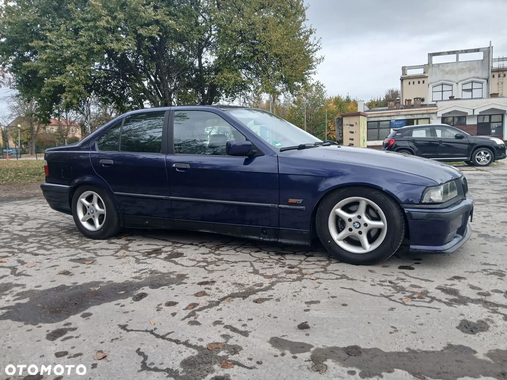 BMW Seria 3 316i - 11